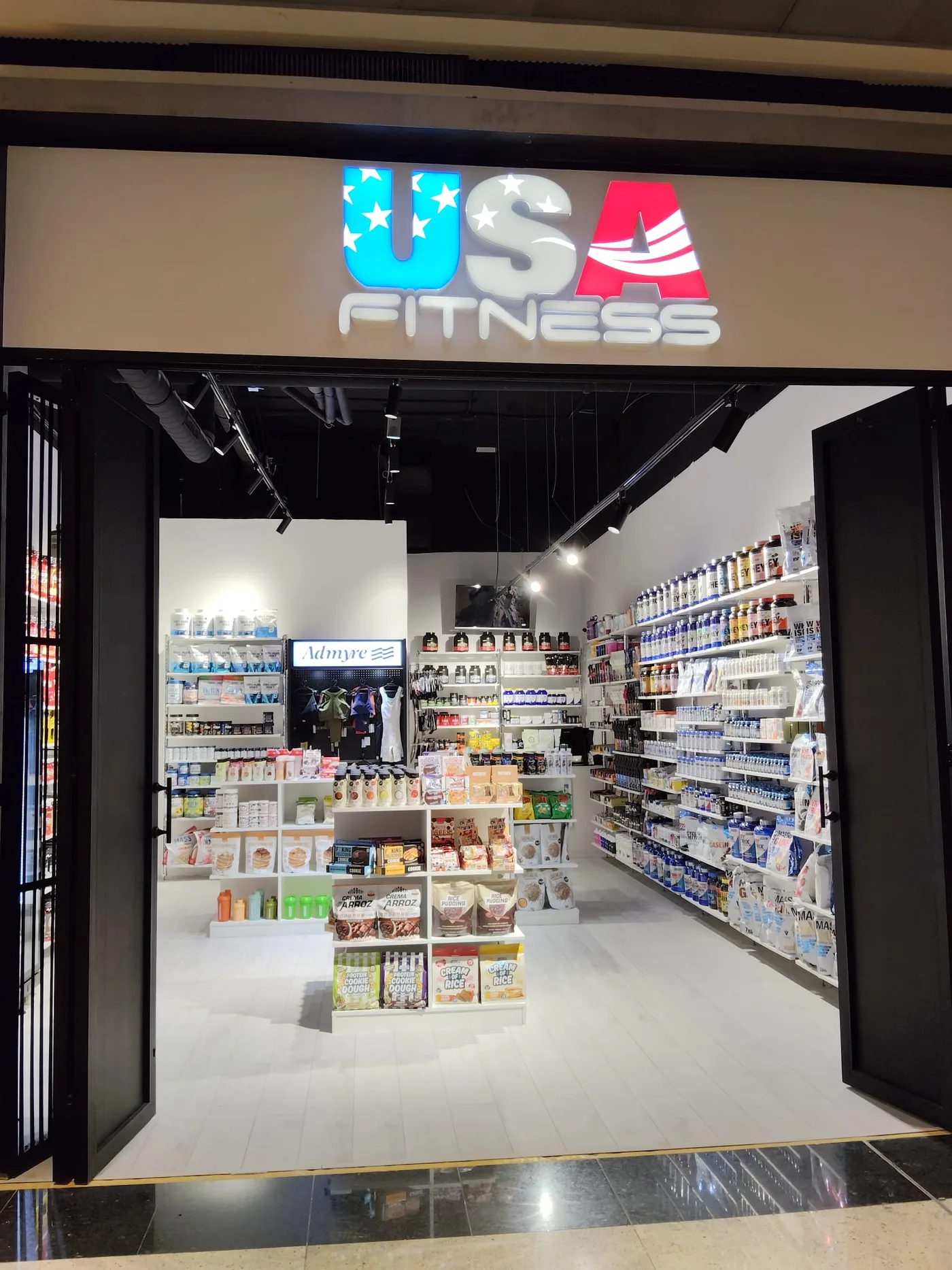 USAFITNESS C.C MARINEDA CITY - tienda de nutrición deportiva y suplementos en A Coruña (foto 4)